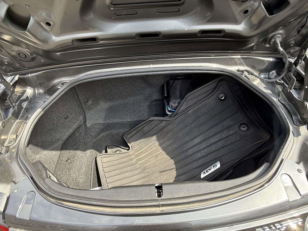 Used 2019 MAZDA MX-5 Miata RF Grand Touring image 10