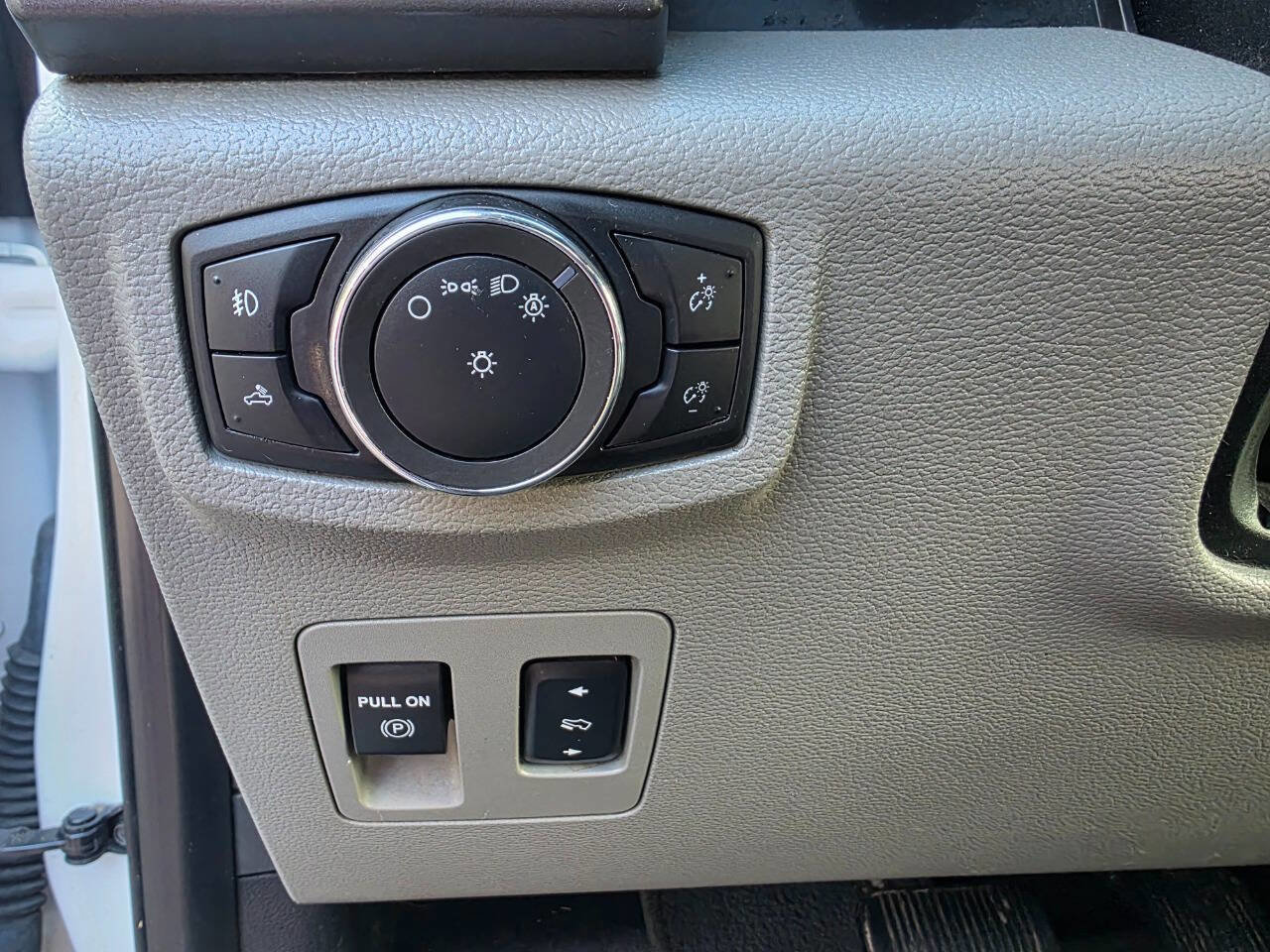 Used 2015 Ford F150 XLT w/ Equipment Group 301A Mid image 18