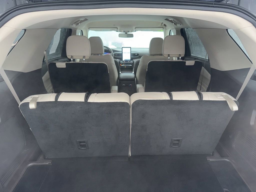 Used 2022 Ford Explorer Platinum w/ Equipment Group 601A image 2