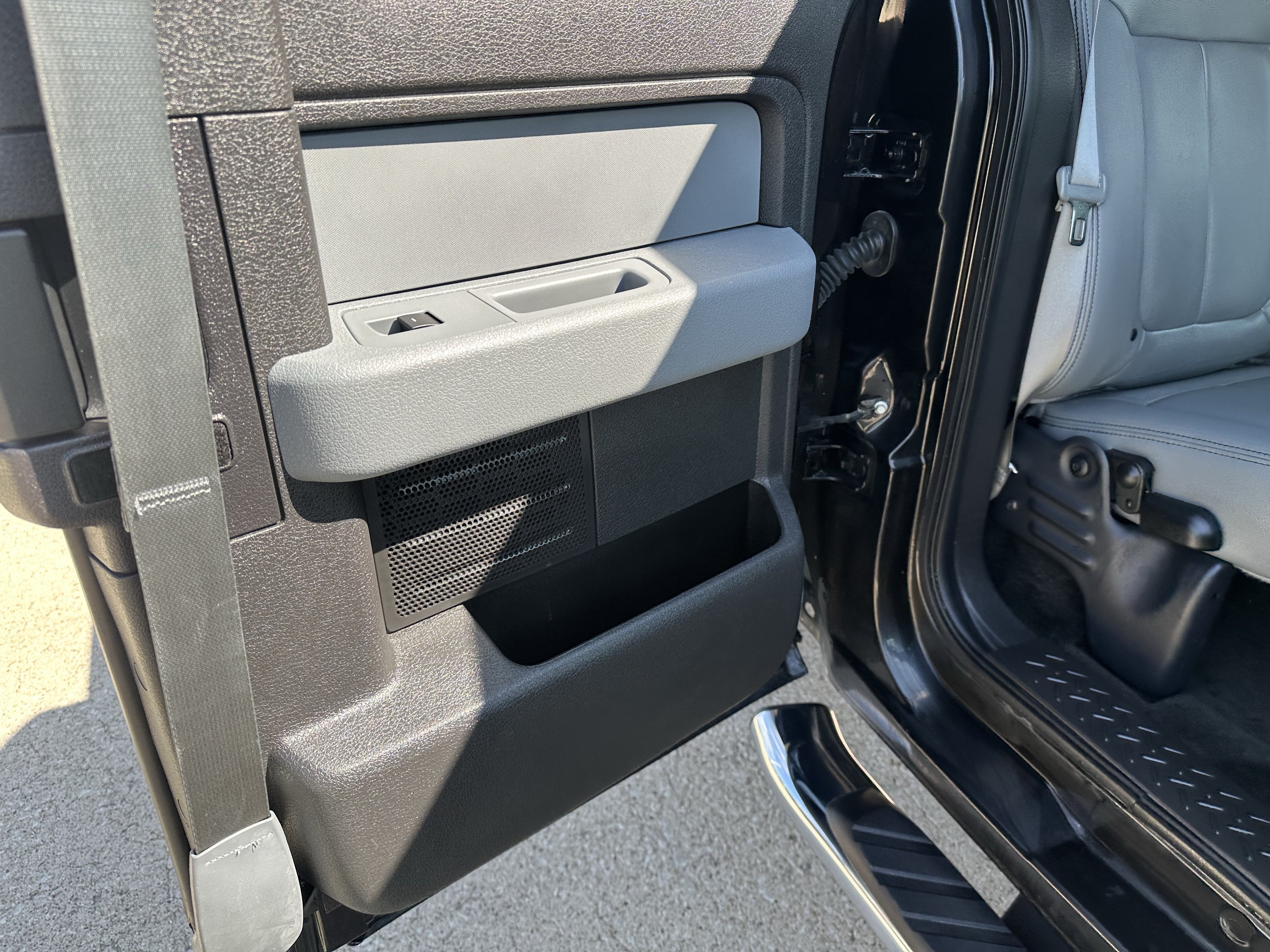 Used 2014 Ford F150 XLT w/ Equipment Group 302A Luxury AWD/4WD image 6