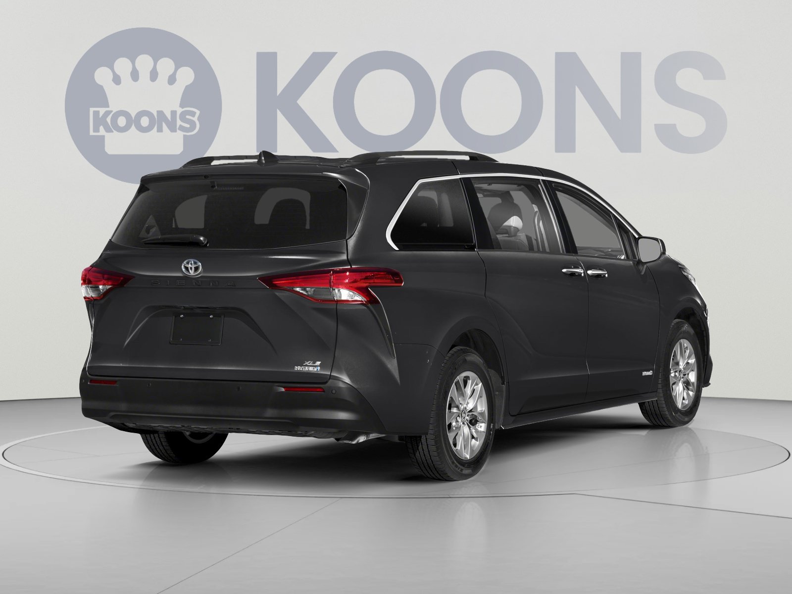 Used 2022 Toyota Sienna XLE FWD image 2