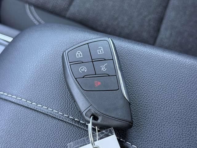 Used 2024 Chevrolet Traverse LT w/ Trailering Package FWD image 33
