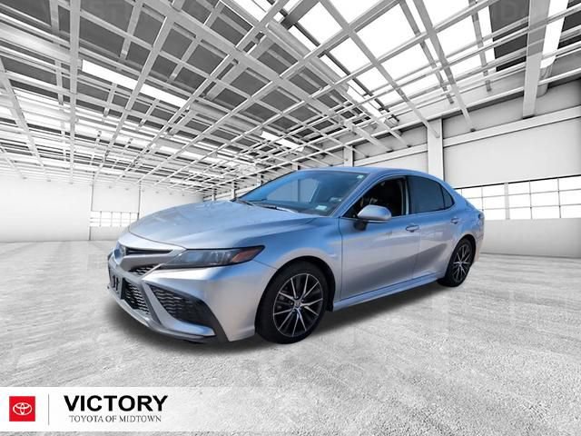 Used 2022 Toyota Camry SE image 7
