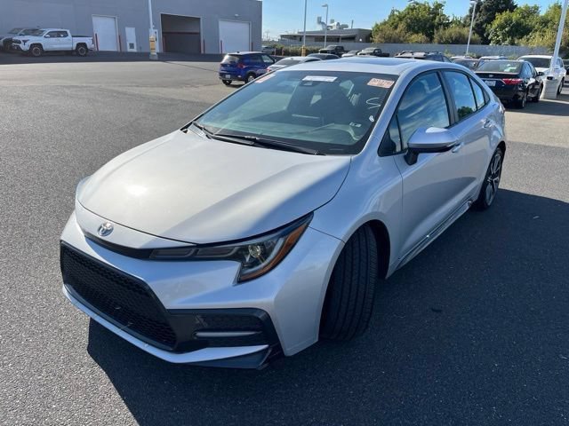 Used 2020 Toyota Corolla SE w/ SE Premium Package FWD image 1