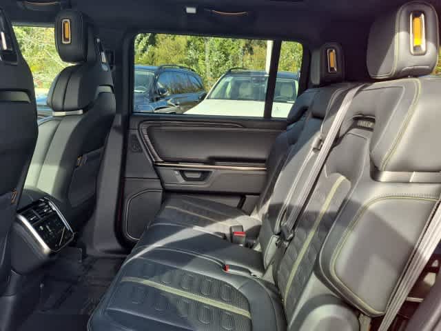 Used 2025 Rivian R1S Adventure Dual AWD/4WD image 19