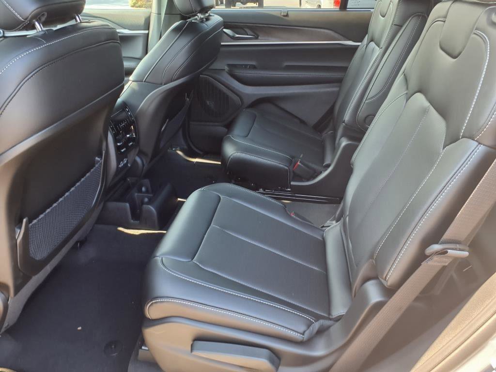 New 2025 Jeep Grand Cherokee L Limited w/ Luxury Tech Group II image 5