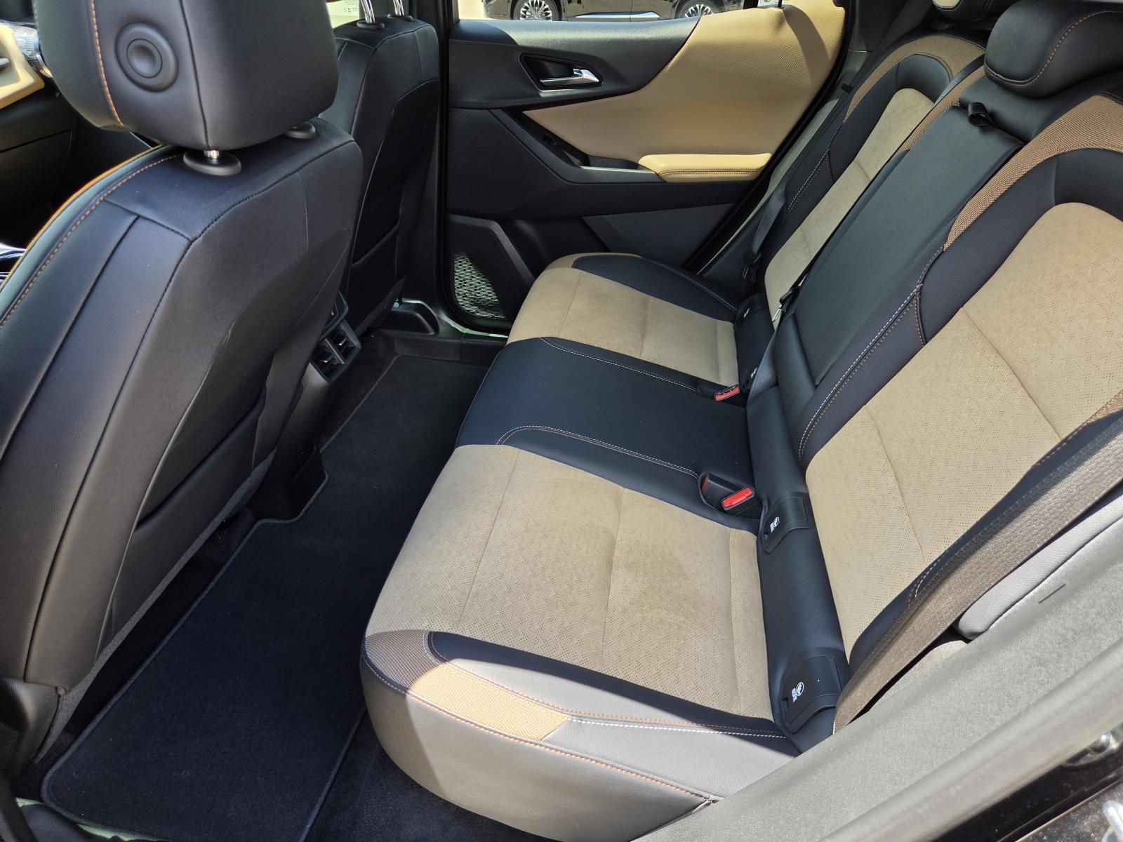 Used 2025 Chevrolet Equinox ACTIV w/ Safety and Technology Package FWD image 18