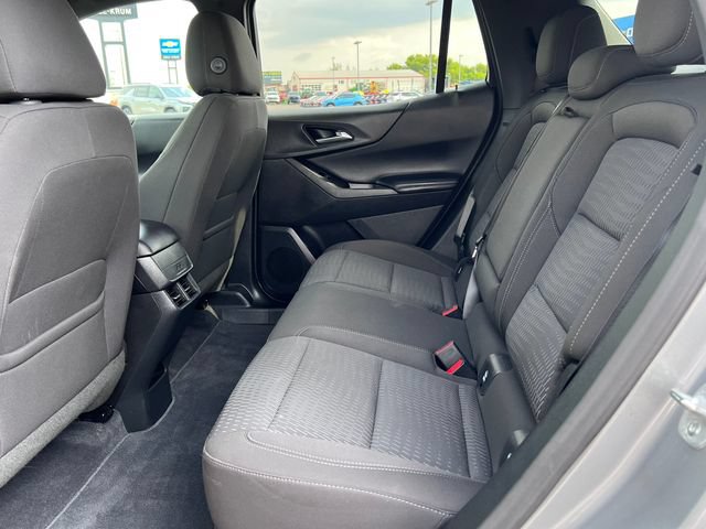 Used 2026 Chevrolet Equinox LT AWD/4WD image 3