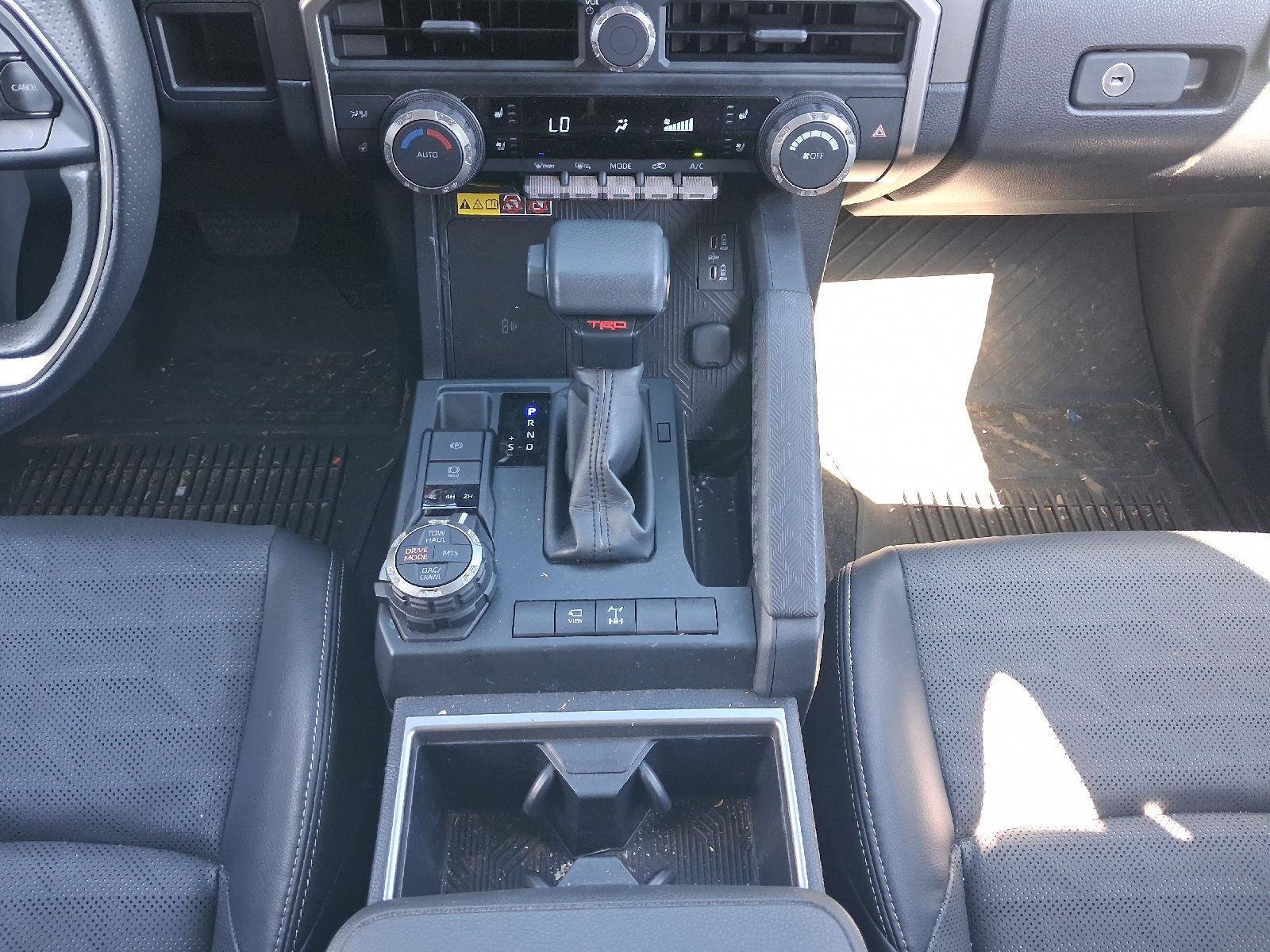 Used 2025 Toyota 4Runner TRD Off-Road Premium AWD/4WD image 26