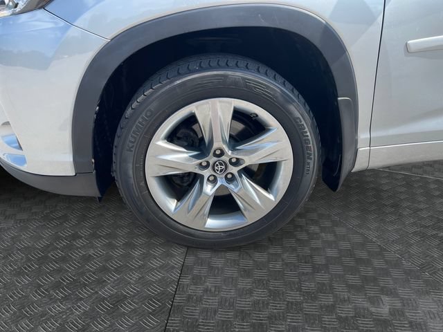 Used 2017 Toyota Highlander Limited w/ Carpet Mat Package AWD/4WD image 14