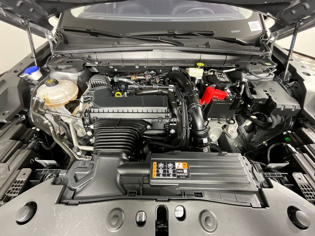 Used 2025 Lincoln Nautilus Premier AWD/4WD image 28