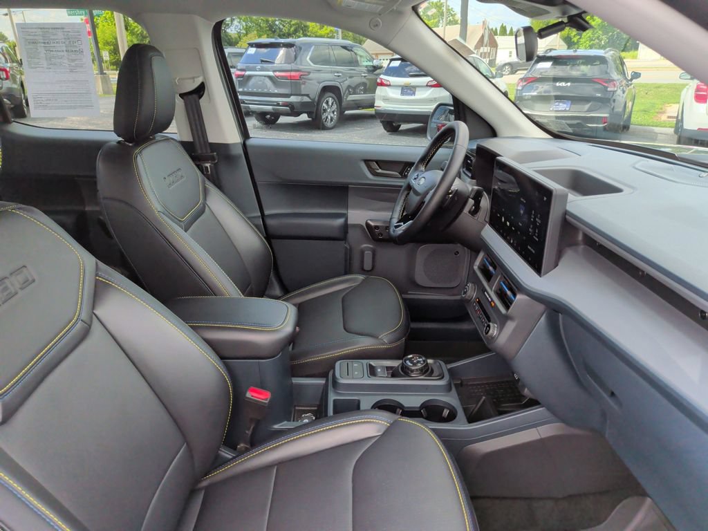 Used 2025 Ford Maverick Lobo AWD/4WD image 16