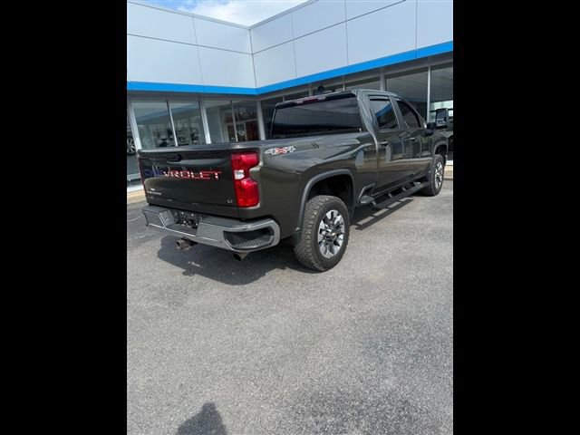 Used 2022 Chevrolet Silverado 2500 LT w/ Convenience Package image 3
