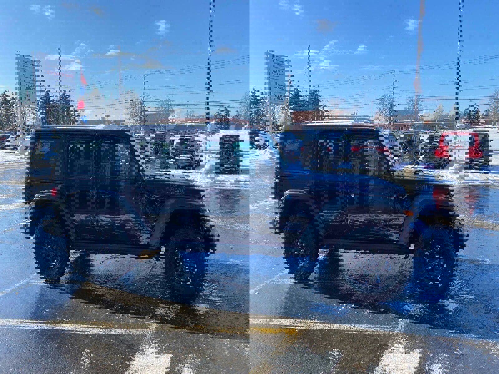 Used 2025 Jeep Wrangler Willys image 5