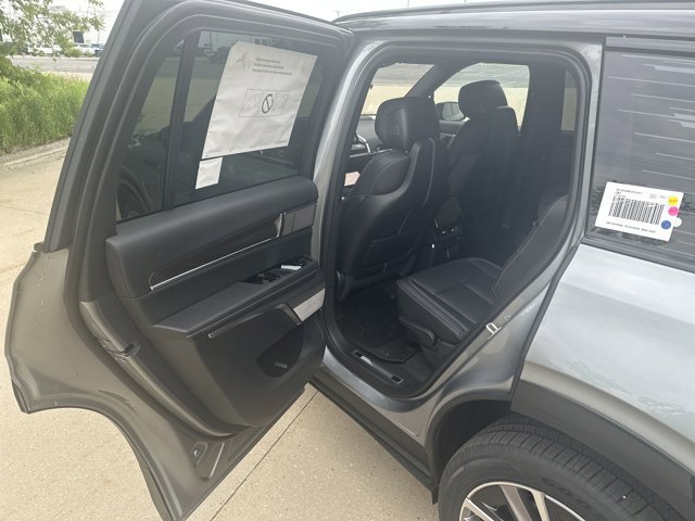 New 2026 Cadillac Vistiq Sport w/ LPO, Floor Liner Package image 25