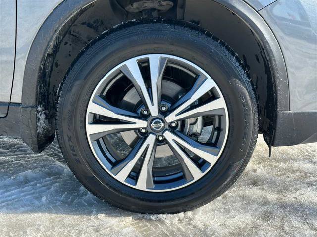 Used 2019 Nissan Rogue SV w/ Premium Package image 9