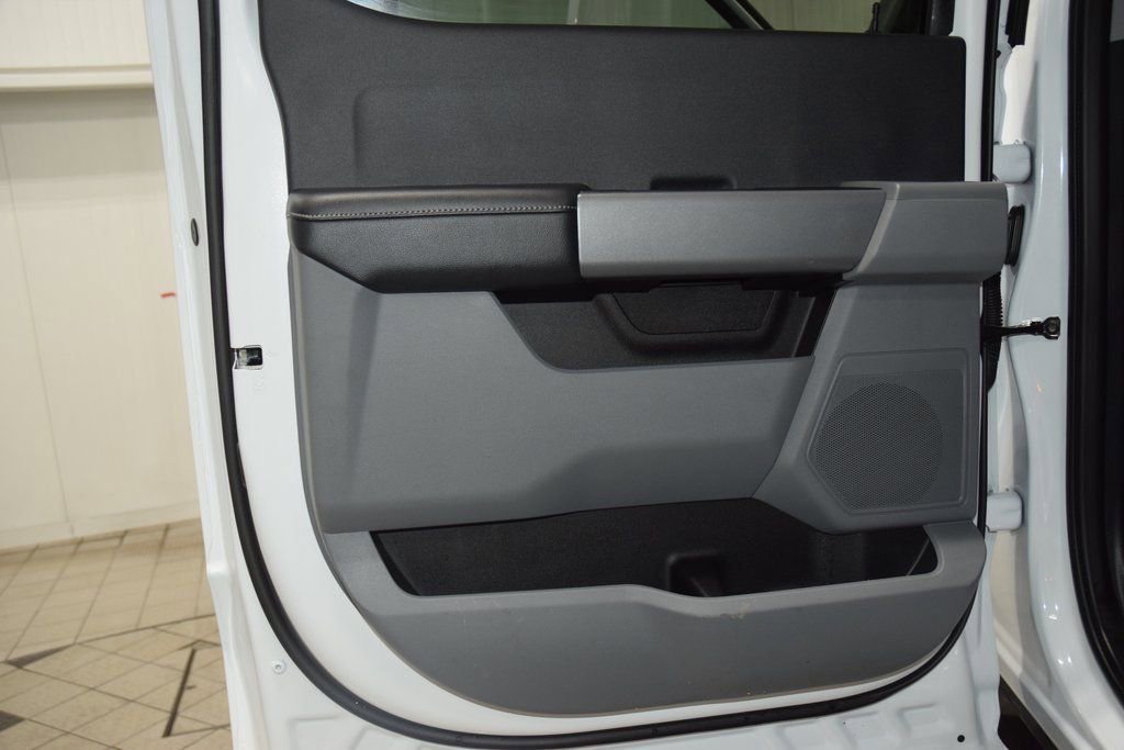 Used 2024 Ford F550 4x4 Crew Cab Super Duty w/ XLT Value Package image 34