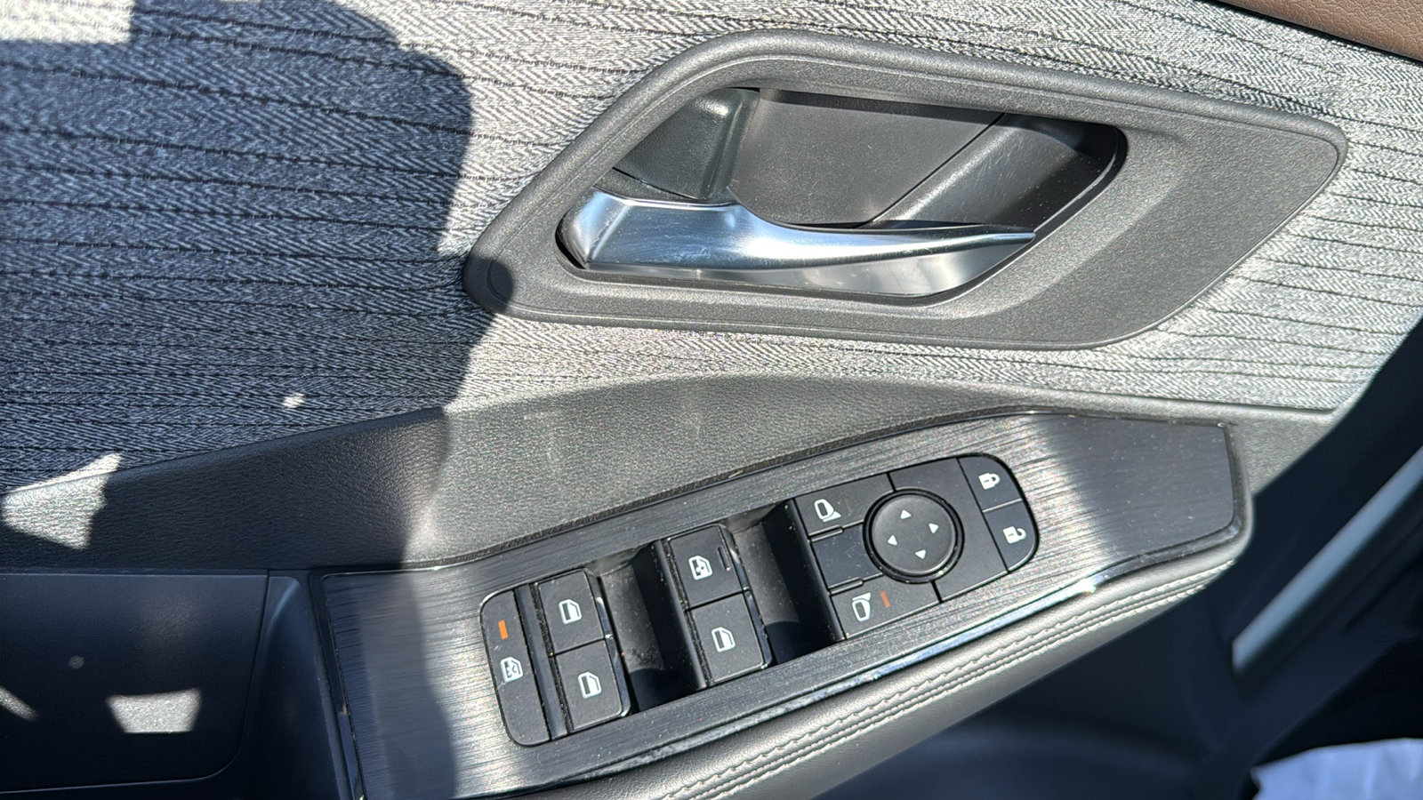 Certified 2023 Nissan Rogue SV AWD/4WD image 7