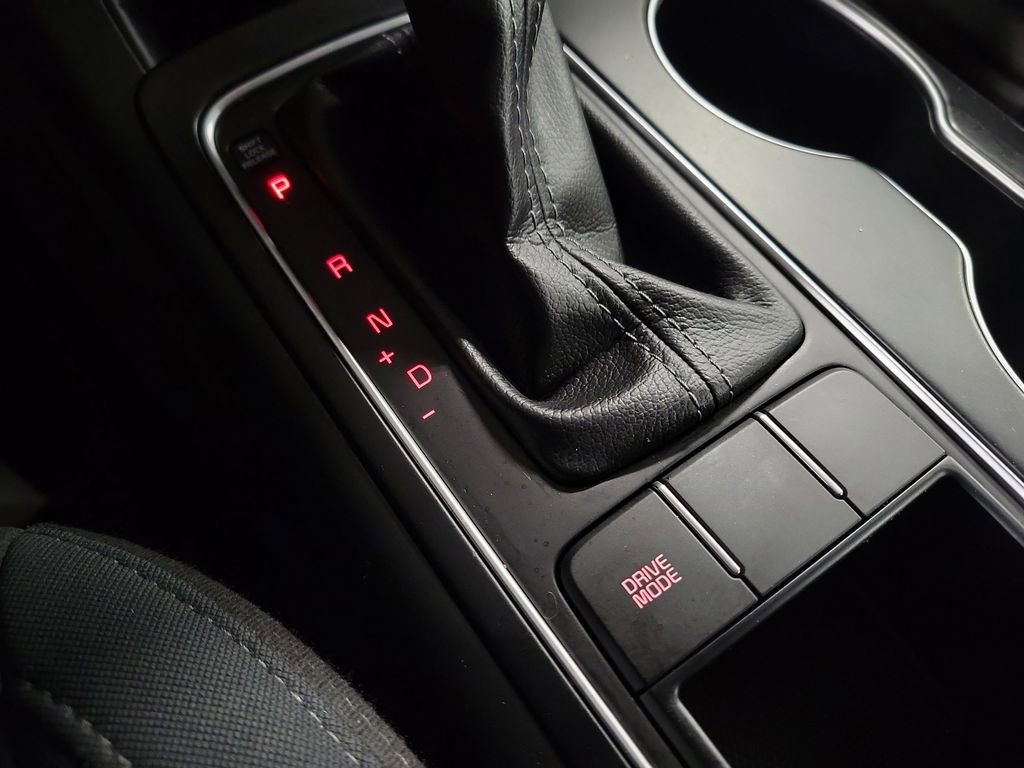 Used 2019 Kia Sorento LX image 16