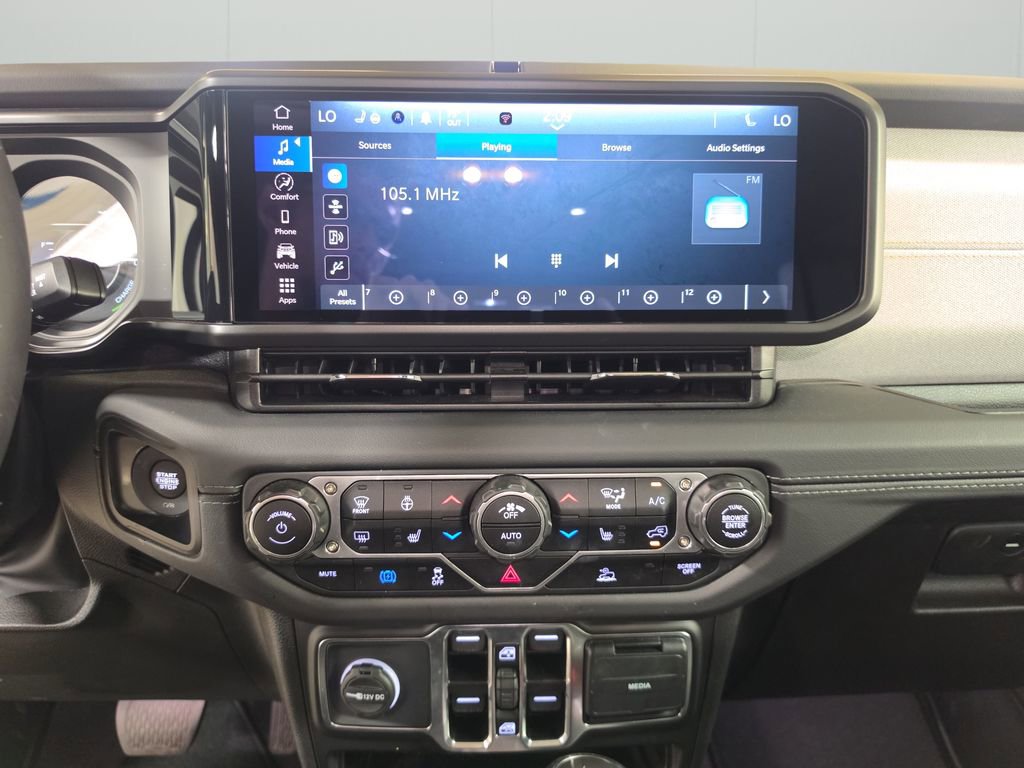 Certified 2025 Jeep Wrangler Unlimited Sahara image 22