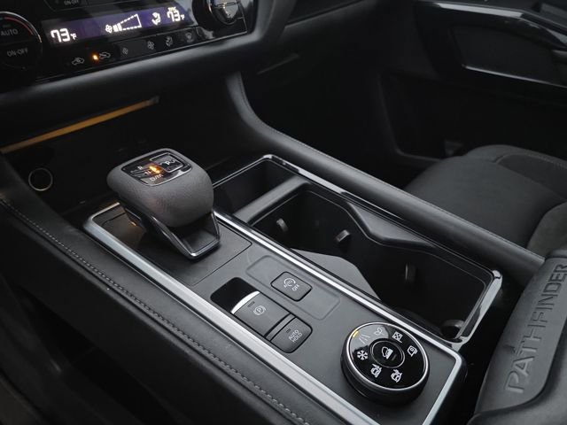 Used 2024 Nissan Pathfinder SV image 27