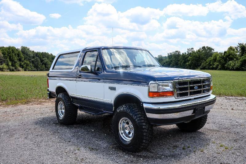 Used 1994 Ford Bronco XLT AWD/4WD image 7