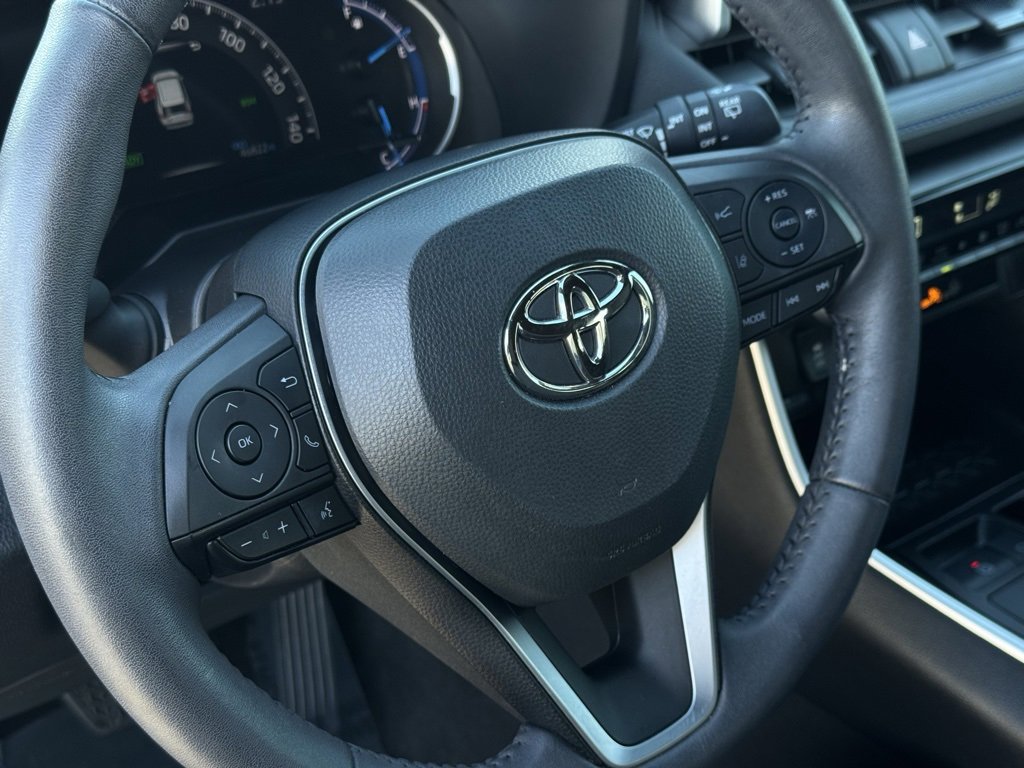 Used 2023 Toyota RAV4 SE image 17