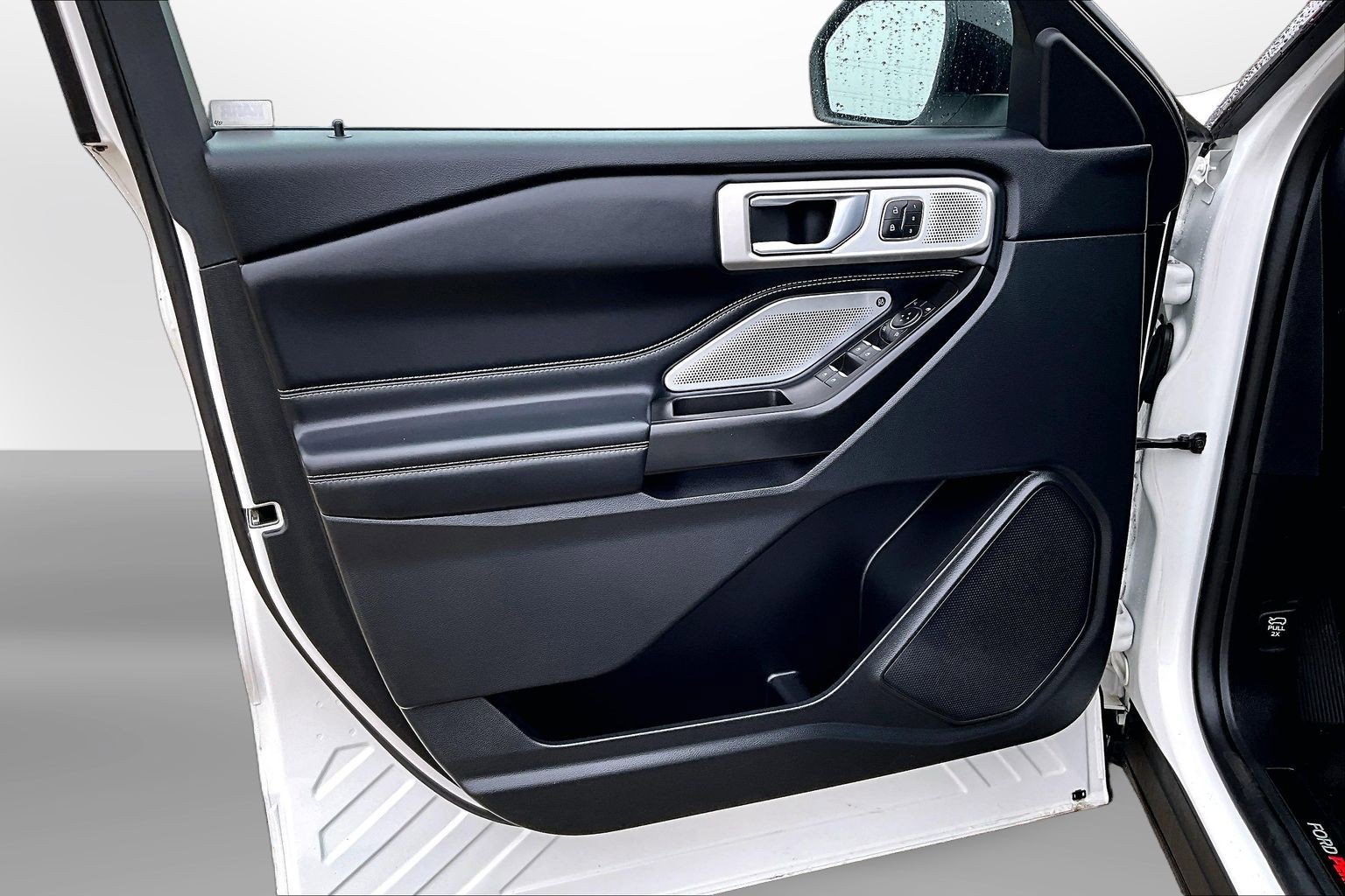 Used 2020 Ford Explorer ST w/ Premium Technology Package image 26