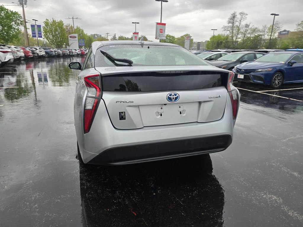 Used 2016 Toyota Prius Three FWD image 4