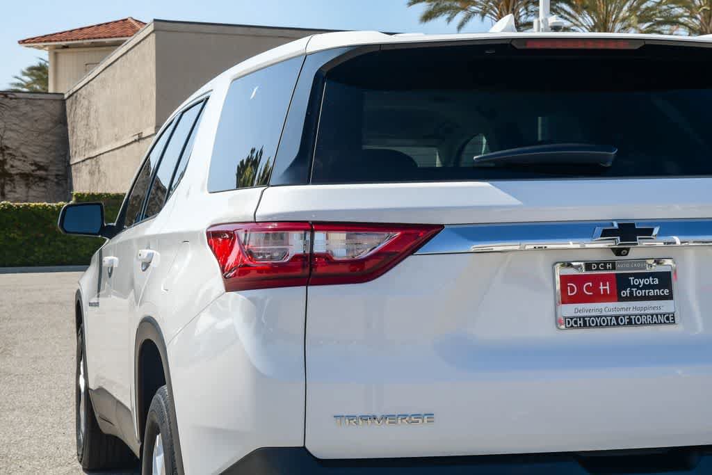 Used 2021 Chevrolet Traverse LS FWD image 6