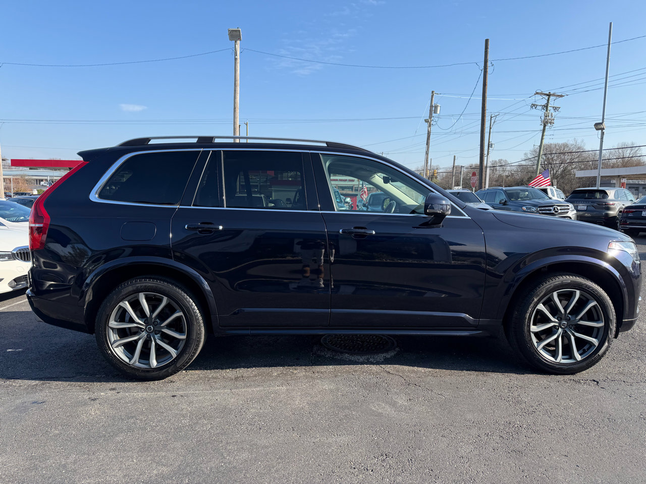 Used 2019 Volvo XC90 T6 Momentum w/ Protection Package Premier image 4