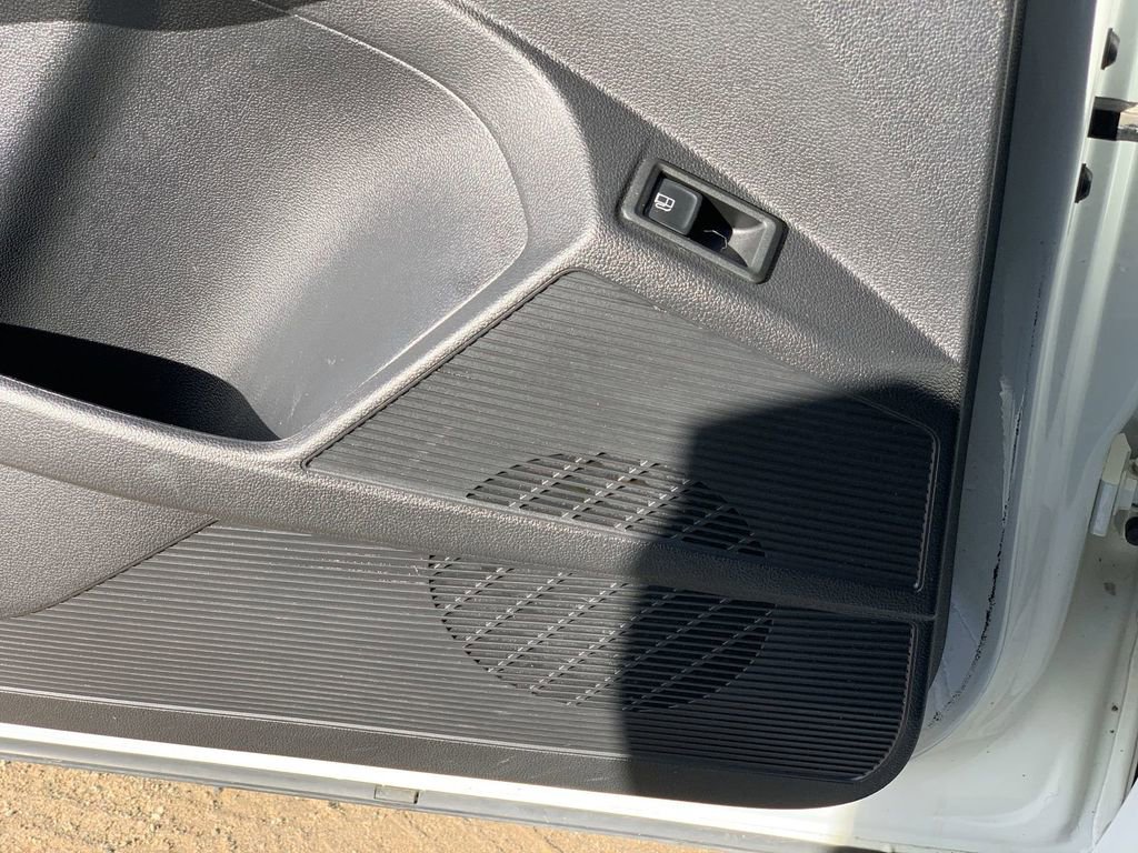 Used 2022 Volkswagen Taos SE image 22