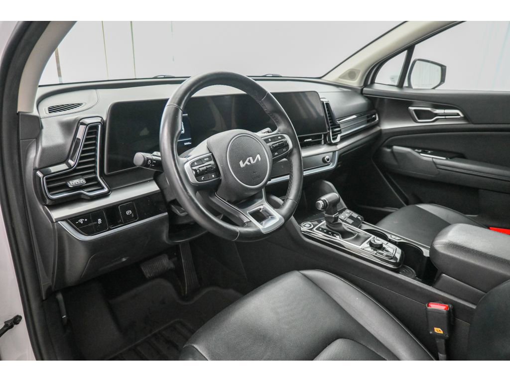 Used 2023 Kia Sportage EX image 9