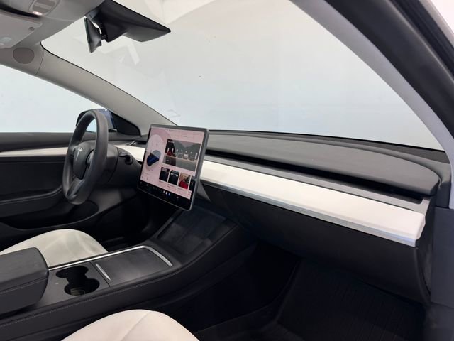 Used 2023 Tesla Model 3 Standard Range image 33