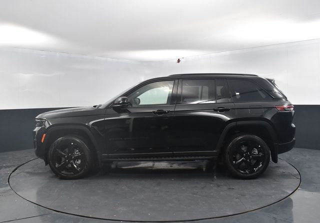New 2025 Jeep Grand Cherokee Limited w/ Black Appearance Package image 5