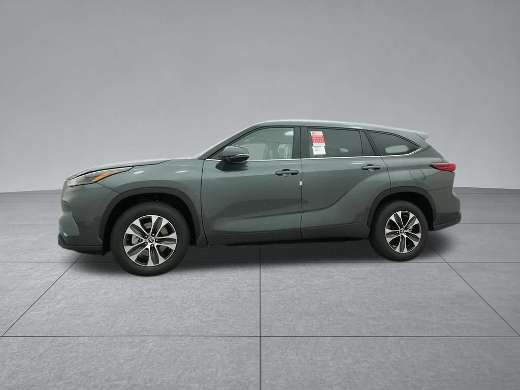 Used 2023 Toyota Highlander XLE FWD image 22