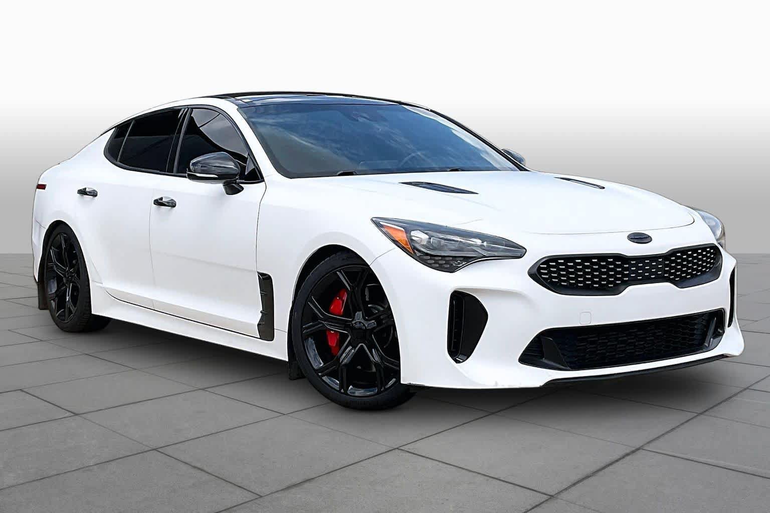 Used 2018 Kia Stinger GT2 AWD/4WD image 4