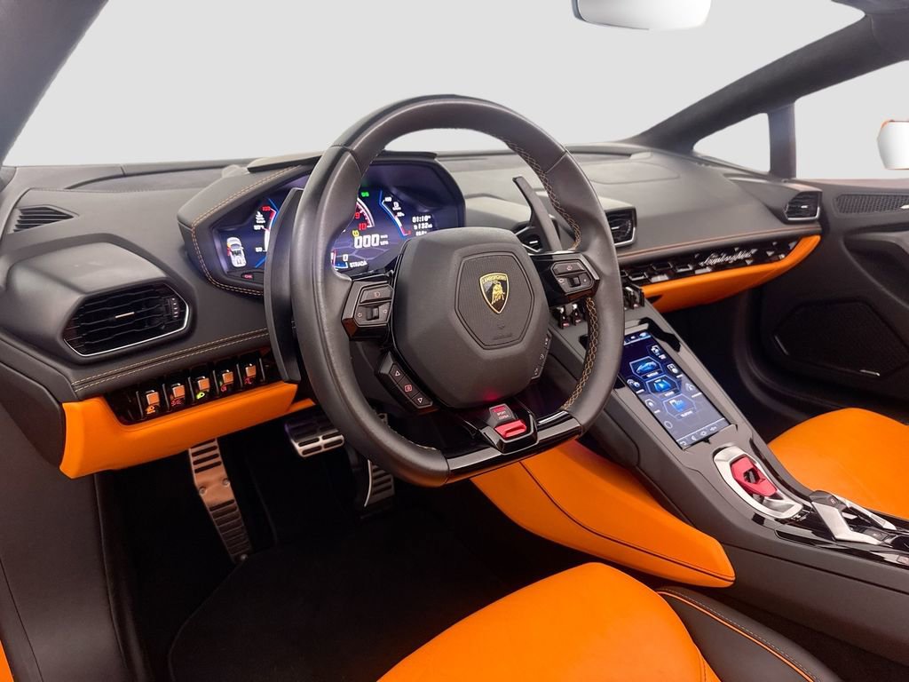 Used 2020 Lamborghini Huracan EVO image 9