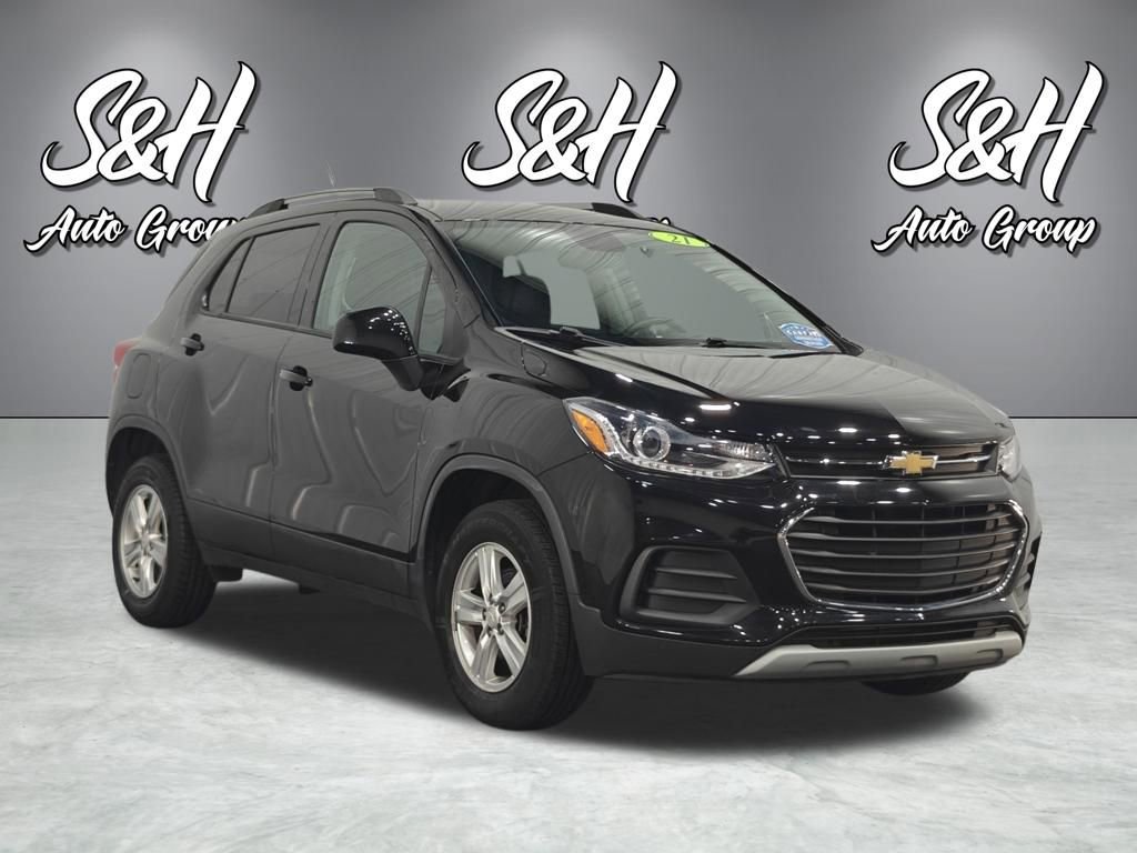 Used 2021 Chevrolet Trax LT image 2