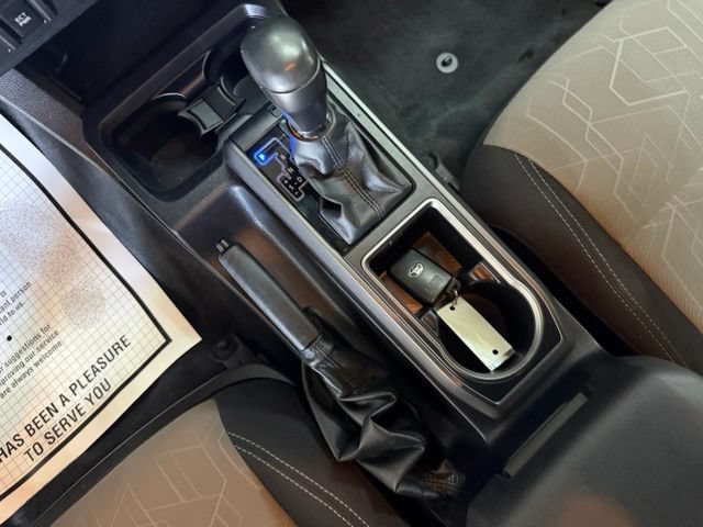 Used 2022 Toyota Tacoma TRD Sport AWD/4WD image 34