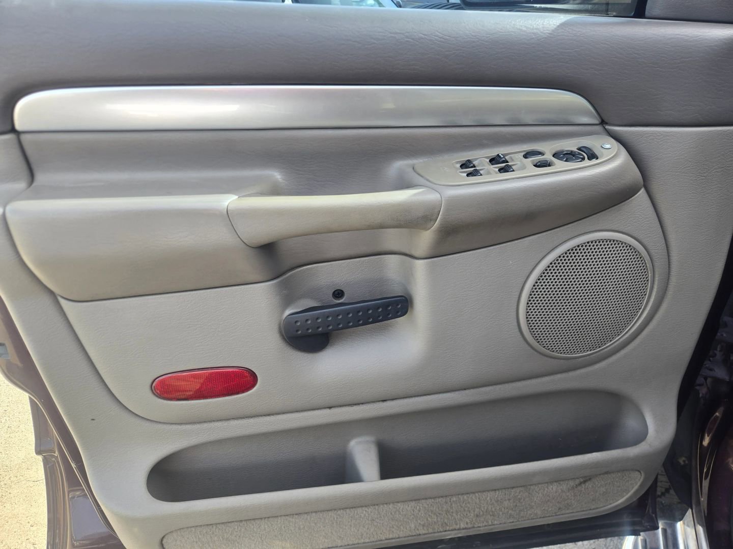 Used 2004 Dodge Ram 3500 Truck SLT w/ Trailer Tow Group image 9