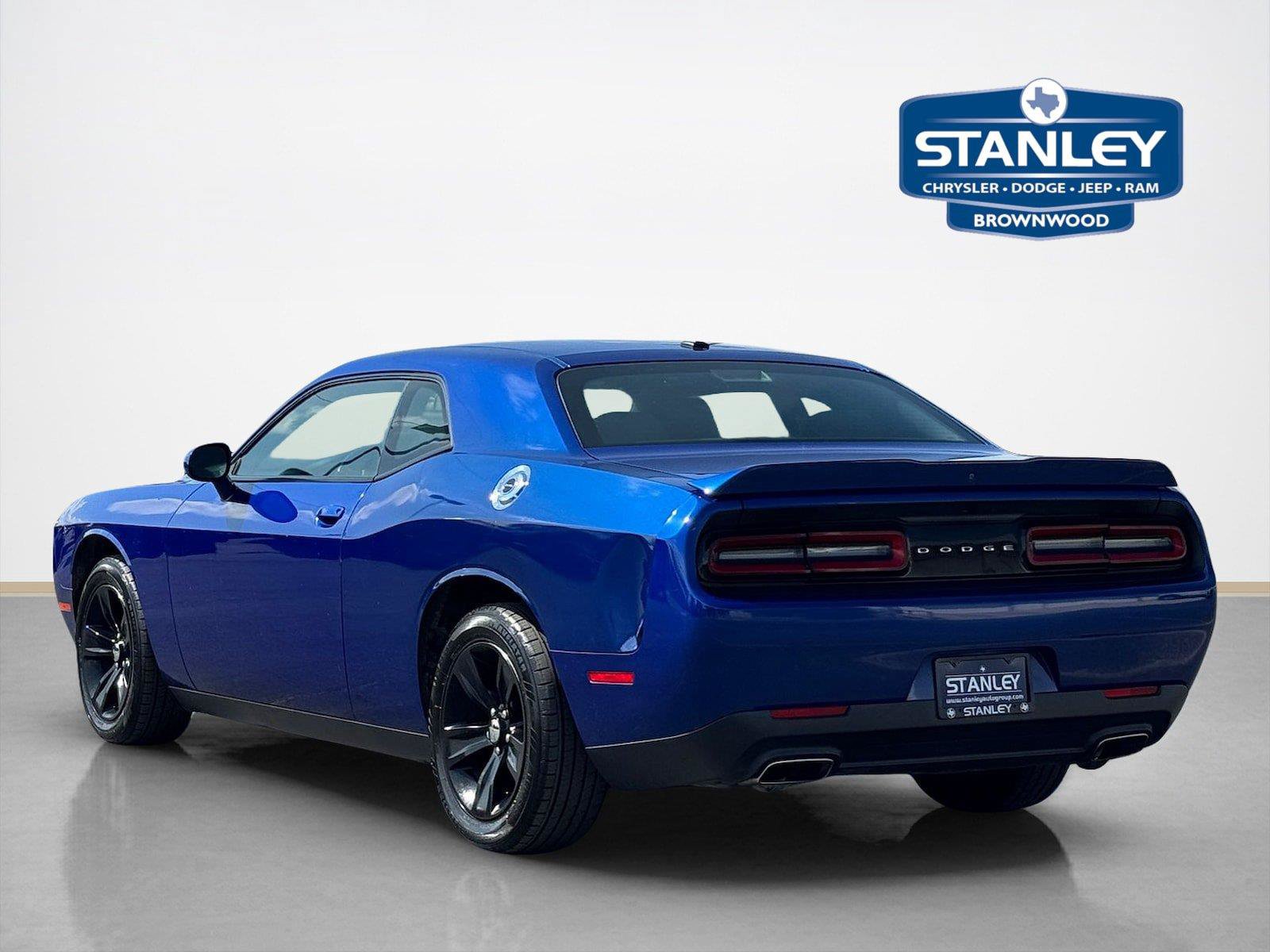 Used 2020 Dodge Challenger SXT RWD image 5