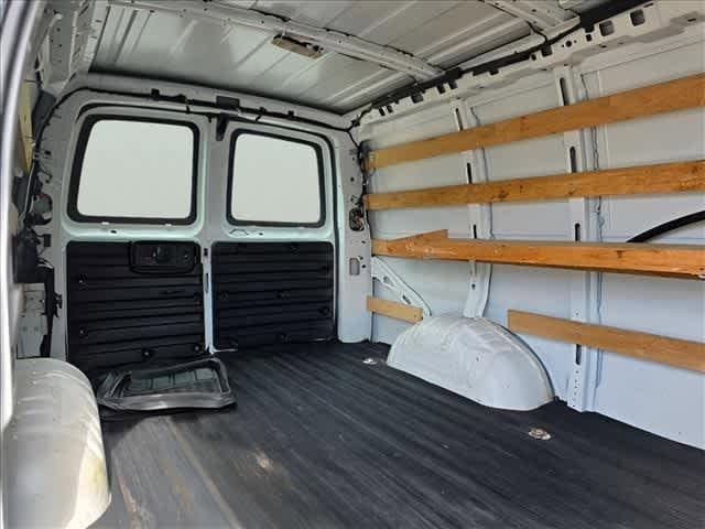 Used 2017 GMC Savana 2500 image 24