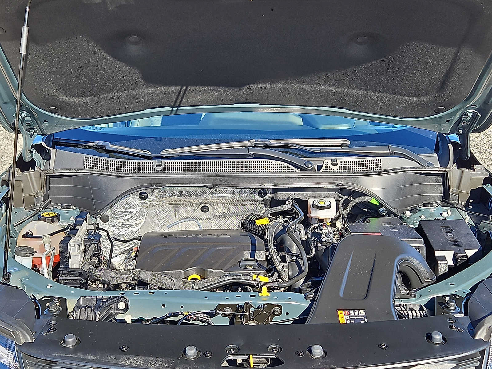 Used 2025 Chevrolet Trax LT FWD image 29