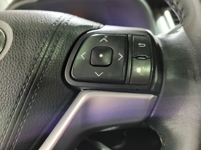 Used 2016 Toyota Highlander XLE image 32