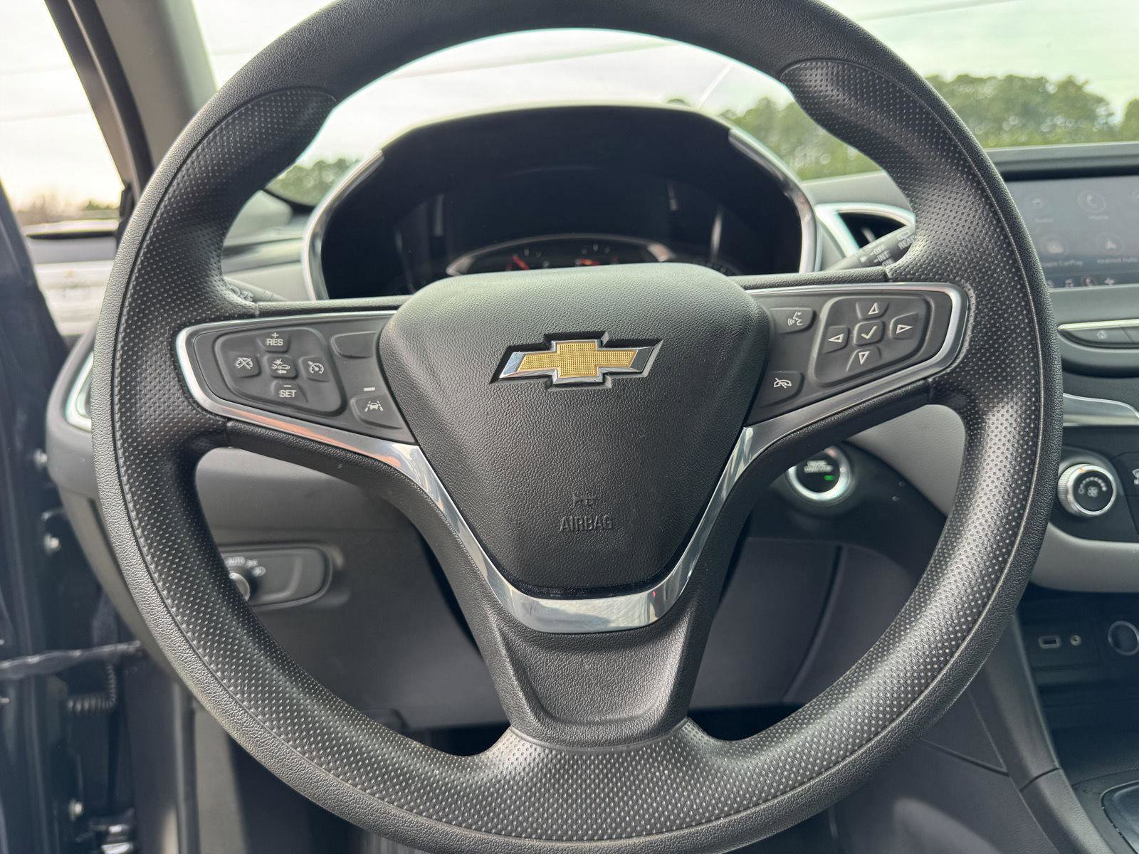 Used 2022 Chevrolet Equinox LT image 3