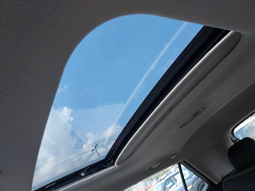 New 2026 Hyundai Venue SEL FWD image 23