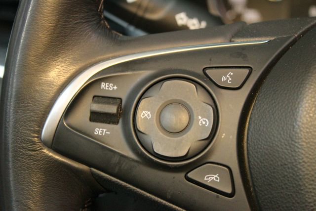 Used 2021 Buick Enclave Essence image 23