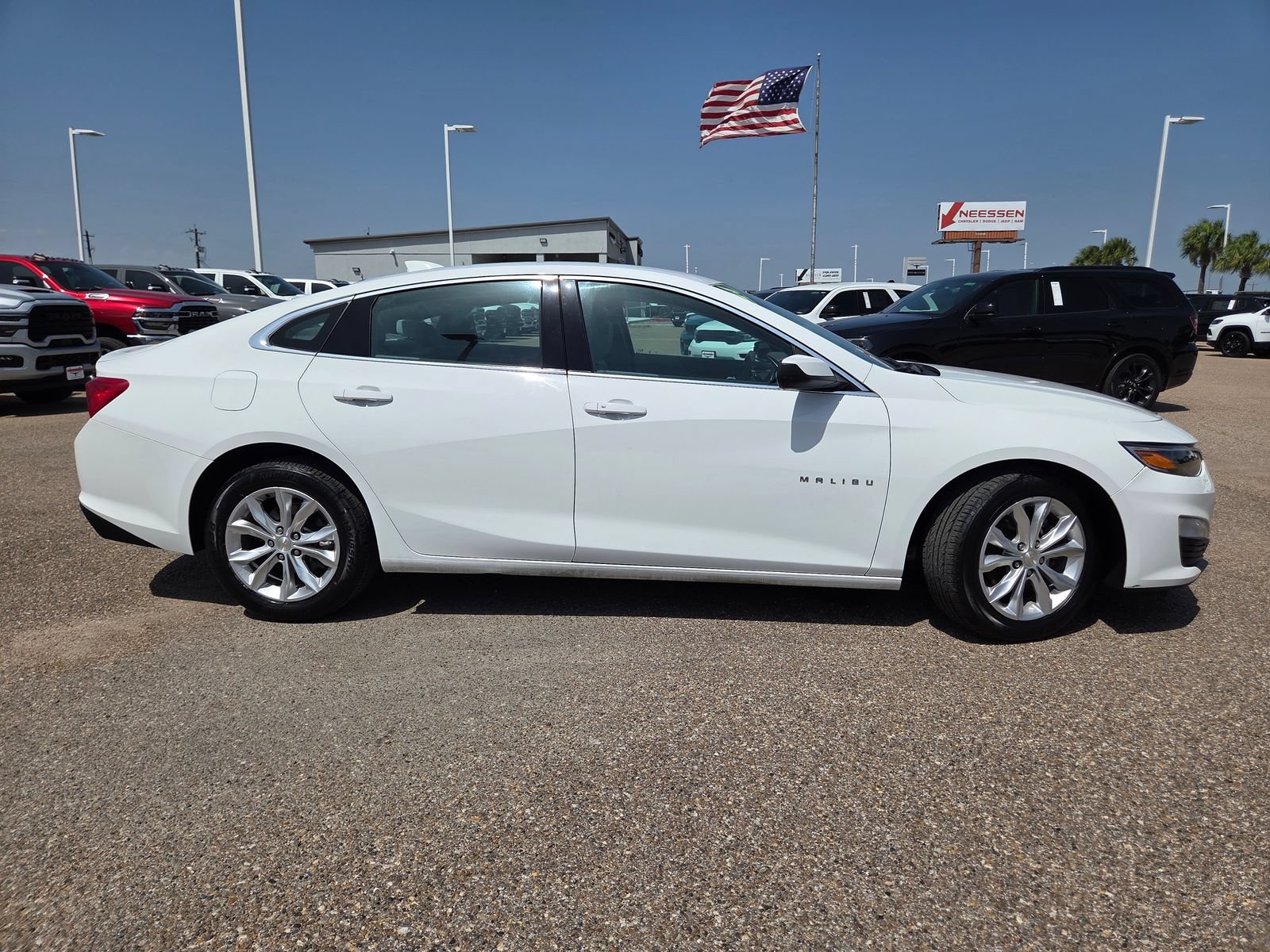 Used 2024 Chevrolet Malibu LT FWD image 8