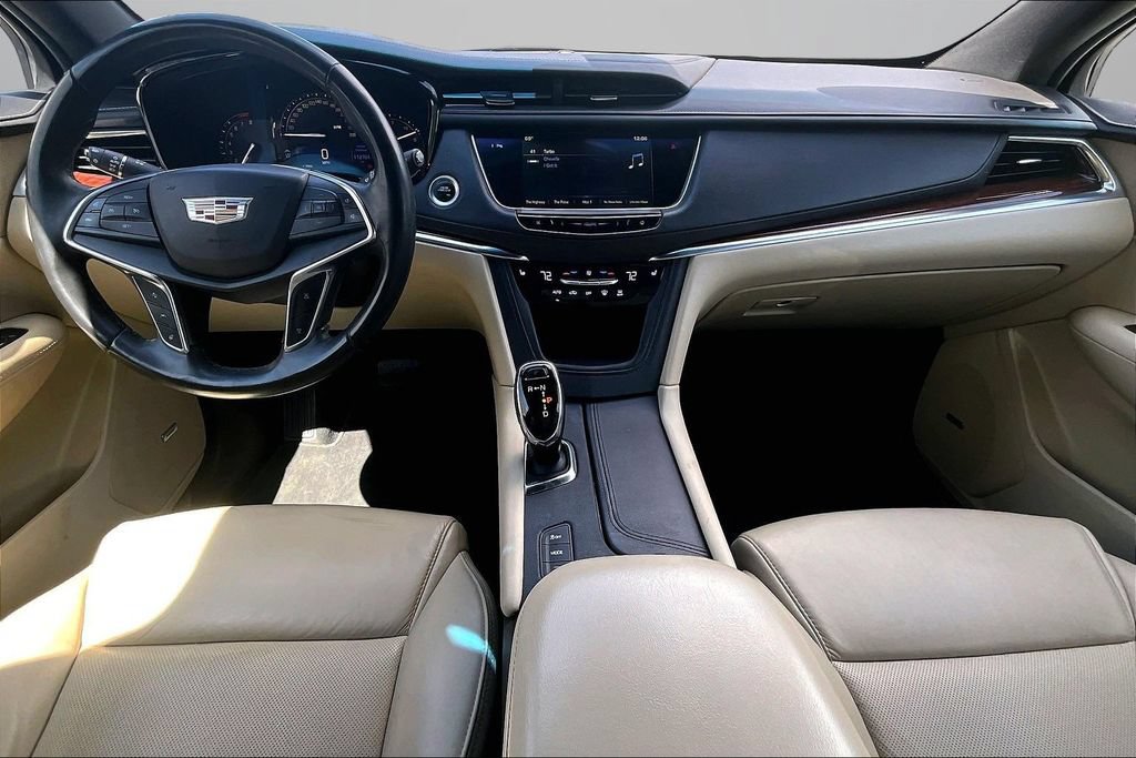 Used 2018 Cadillac XT5 Luxury w/ Driver Awareness Package AWD/4WD image 7